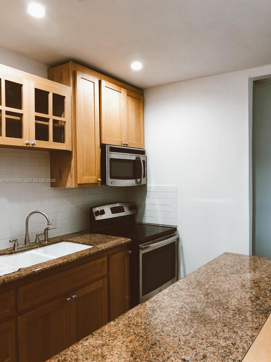   /  936 sq. ft. $ 2026-08-27 0 foto
