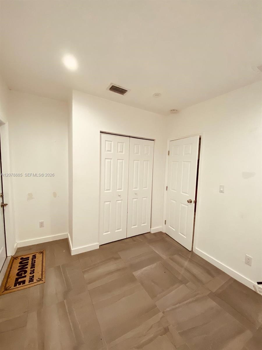   /  936 sq. ft. $ 2026-08-27 0 foto