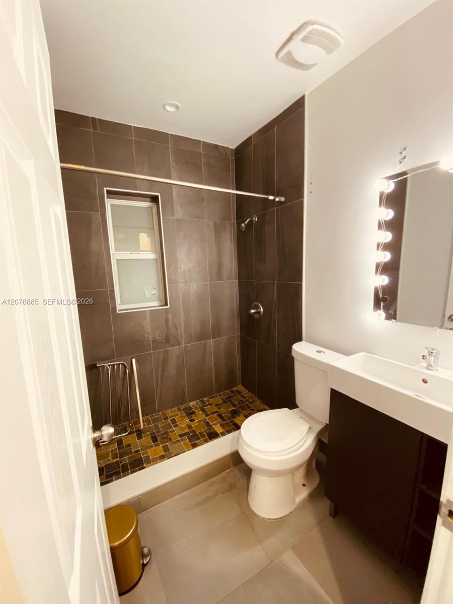   /  936 sq. ft. $ 2026-08-27 0 foto