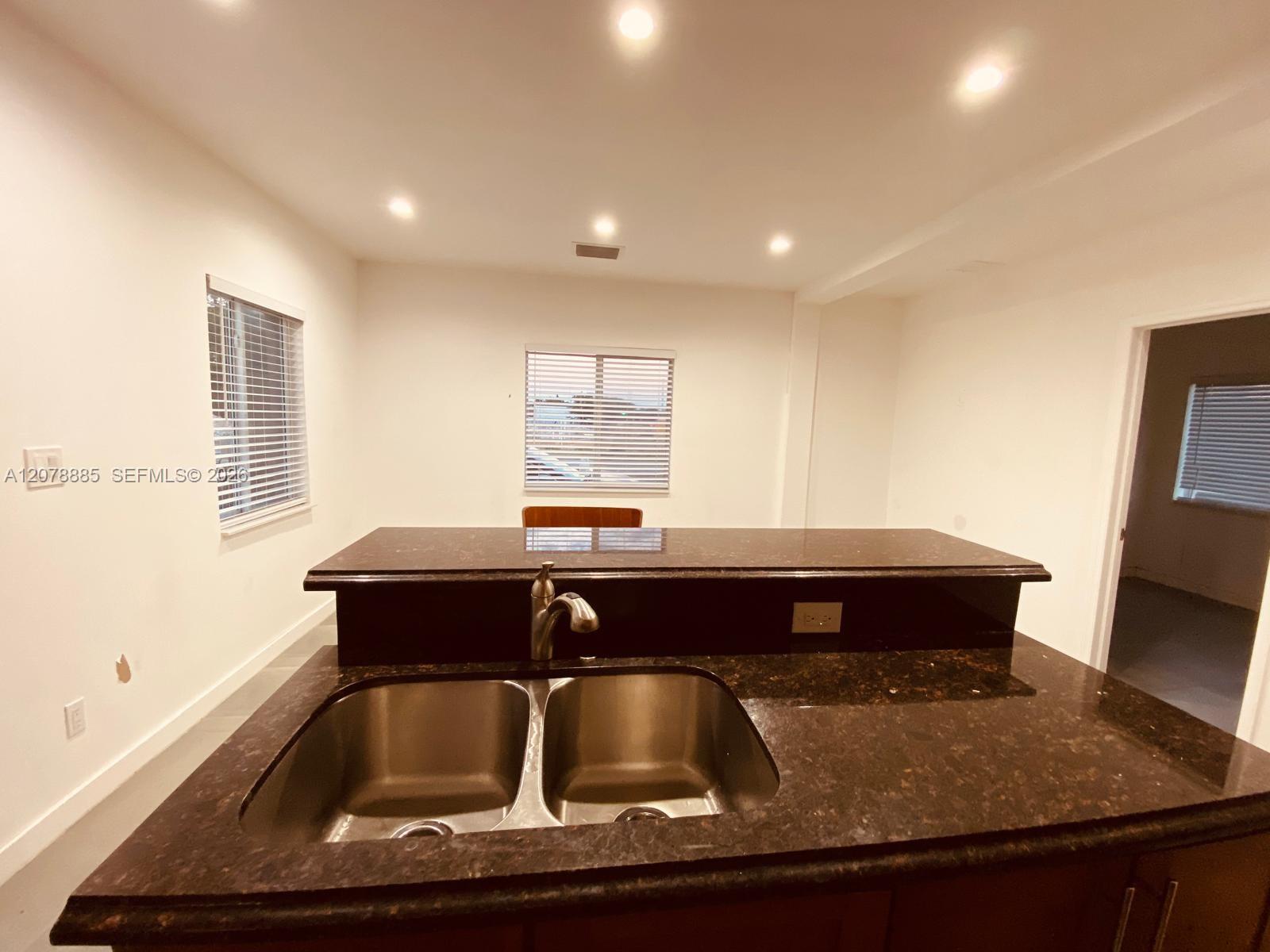   /  936 sq. ft. $ 2026-08-27 0 foto