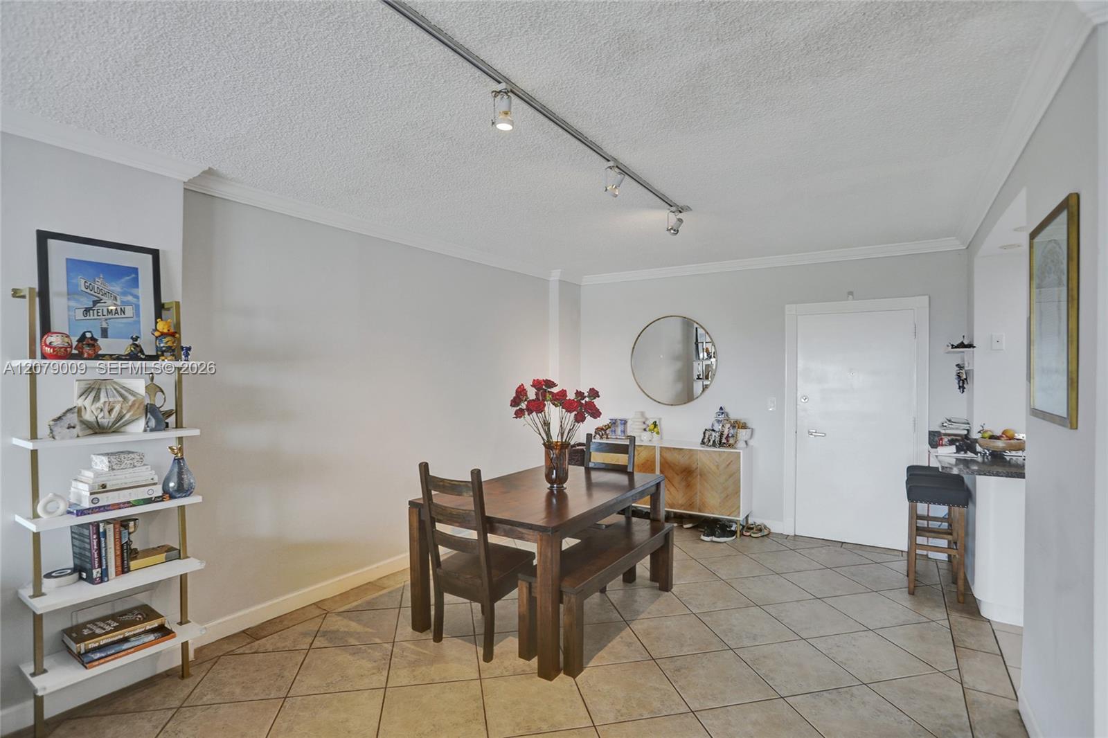 PH10 2 / 2 1220 sq. ft. $ 2026-08-27 0 foto