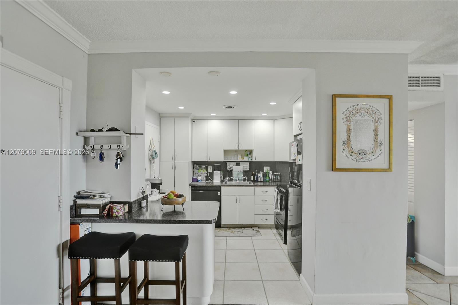 PH10 2 / 2 1220 sq. ft. $ 2026-08-27 0 foto