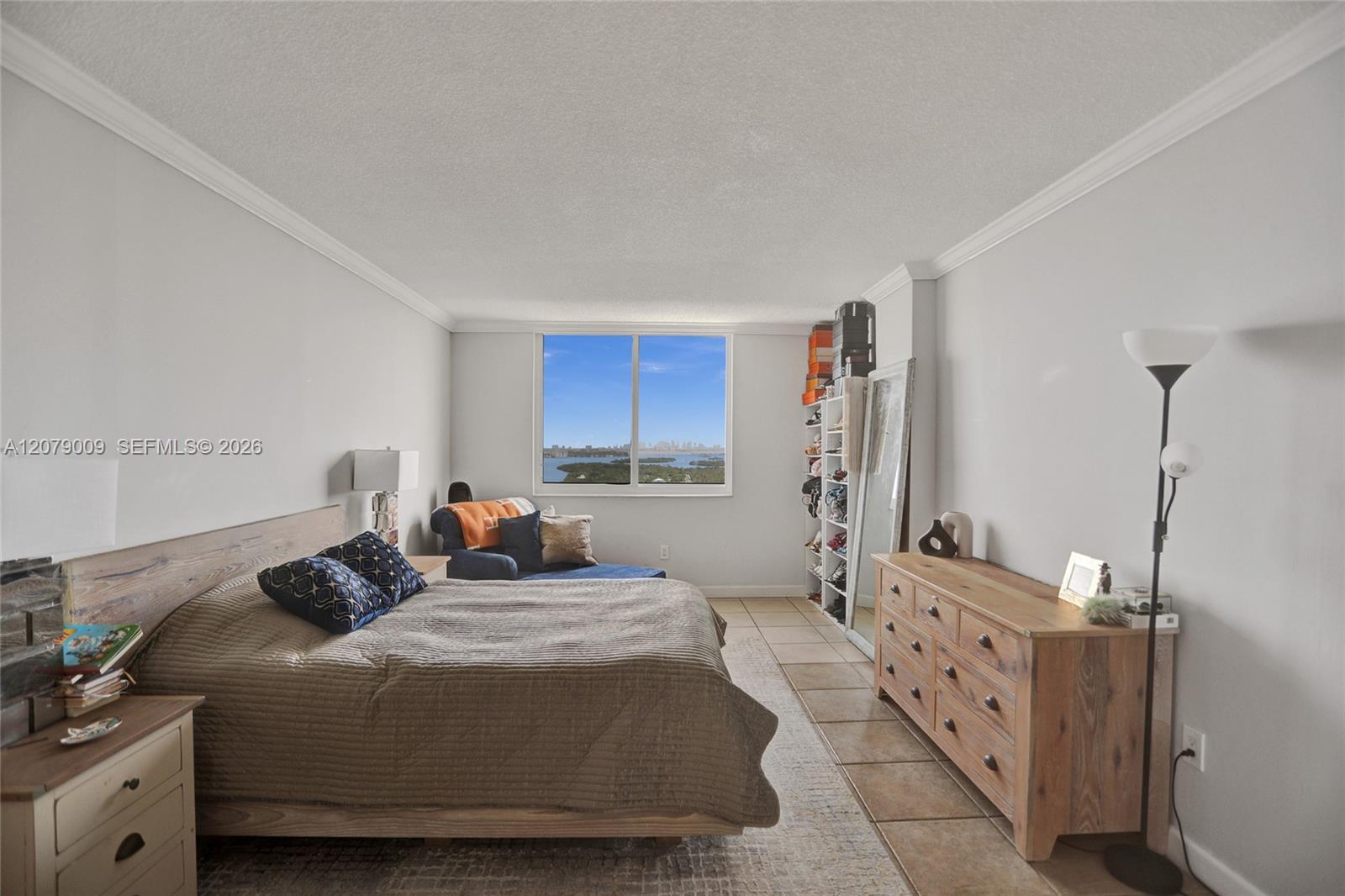 PH10 2 / 2 1220 sq. ft. $ 2026-08-27 0 foto