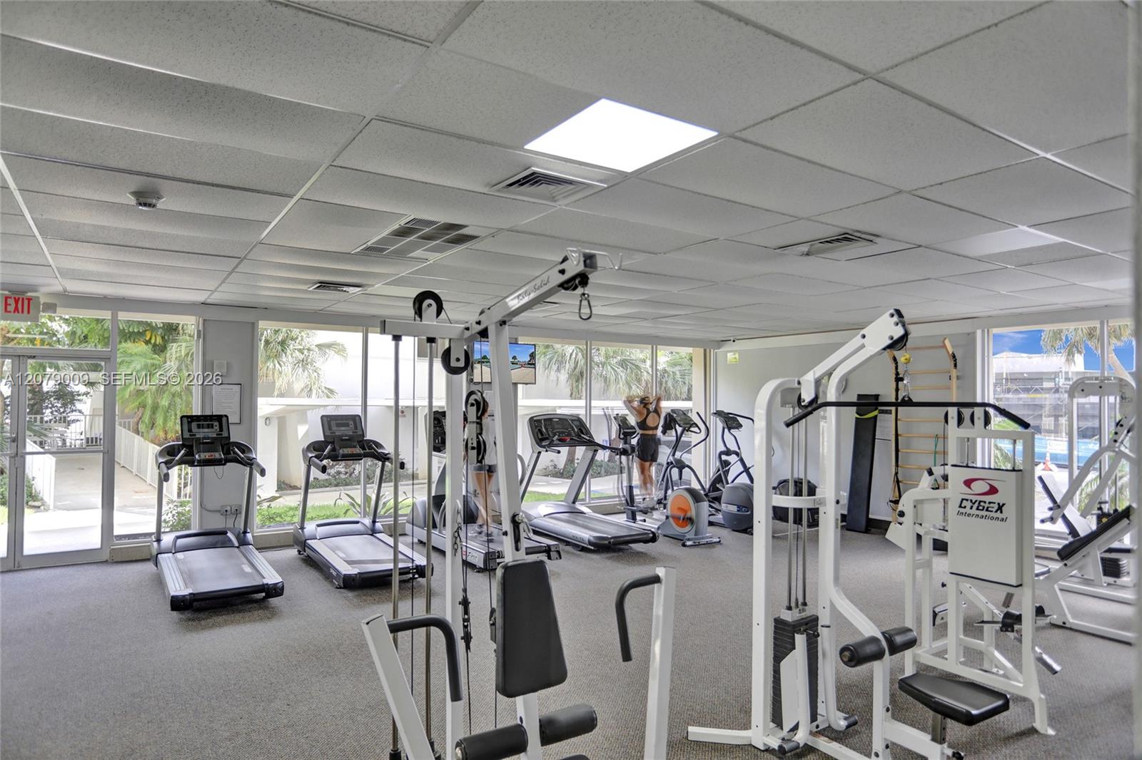 PH10 2 / 2 1220 sq. ft. $ 2026-08-27 0 foto