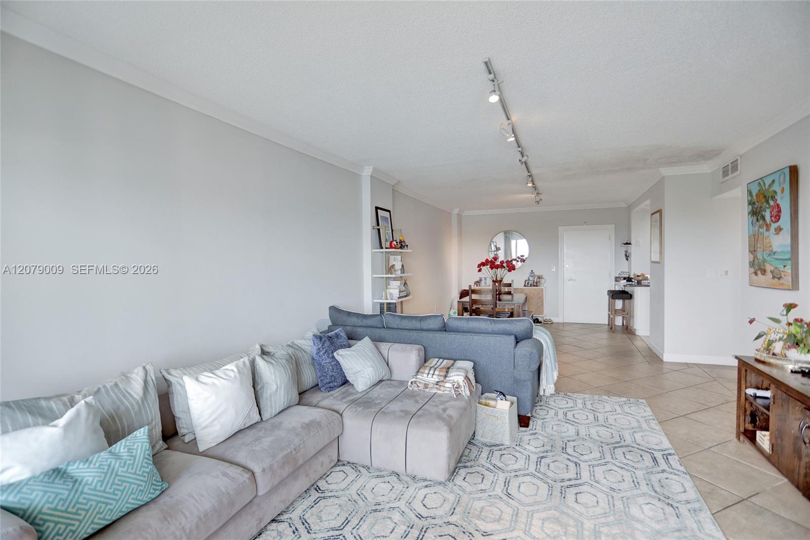 PH10 2 / 2 1220 sq. ft. $ 2026-08-27 0 foto