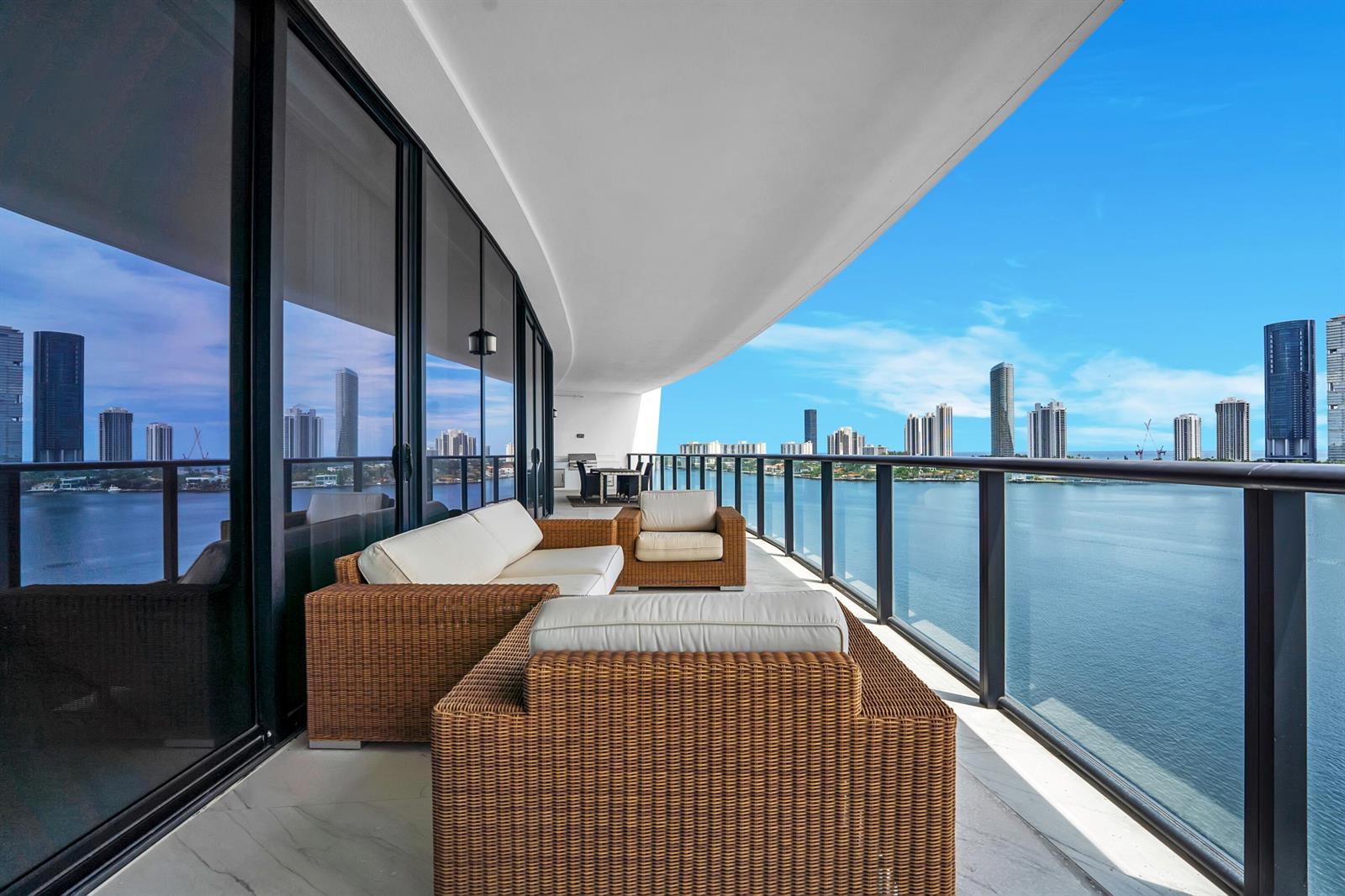 041_trevisuality_5000_island_estates_dr_