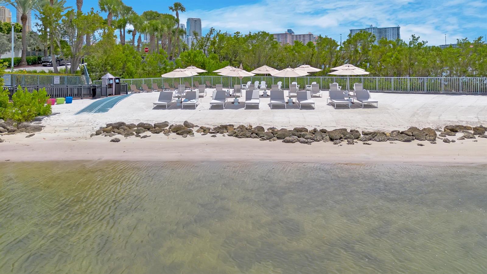 055_trevisuality_5000_island_estates_dr_