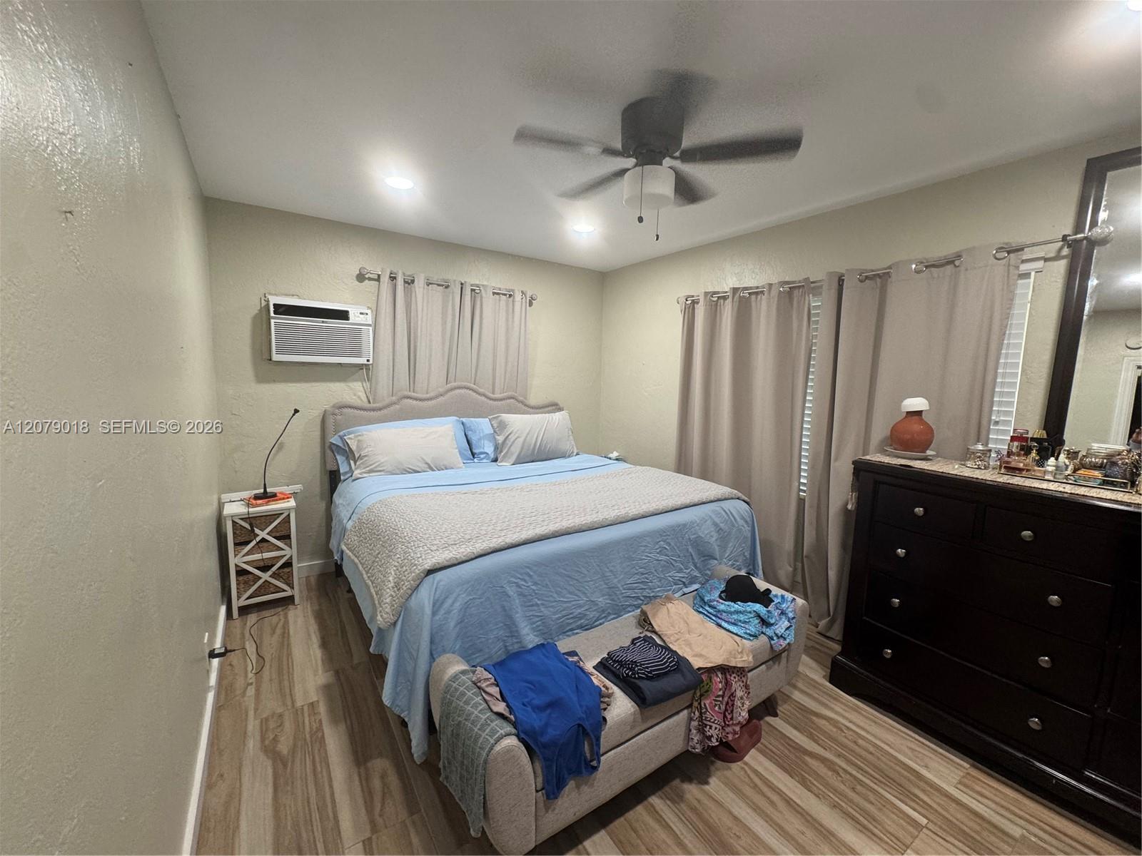 See details / 893 sq. ft. $ 2026-08-27 0 Photo