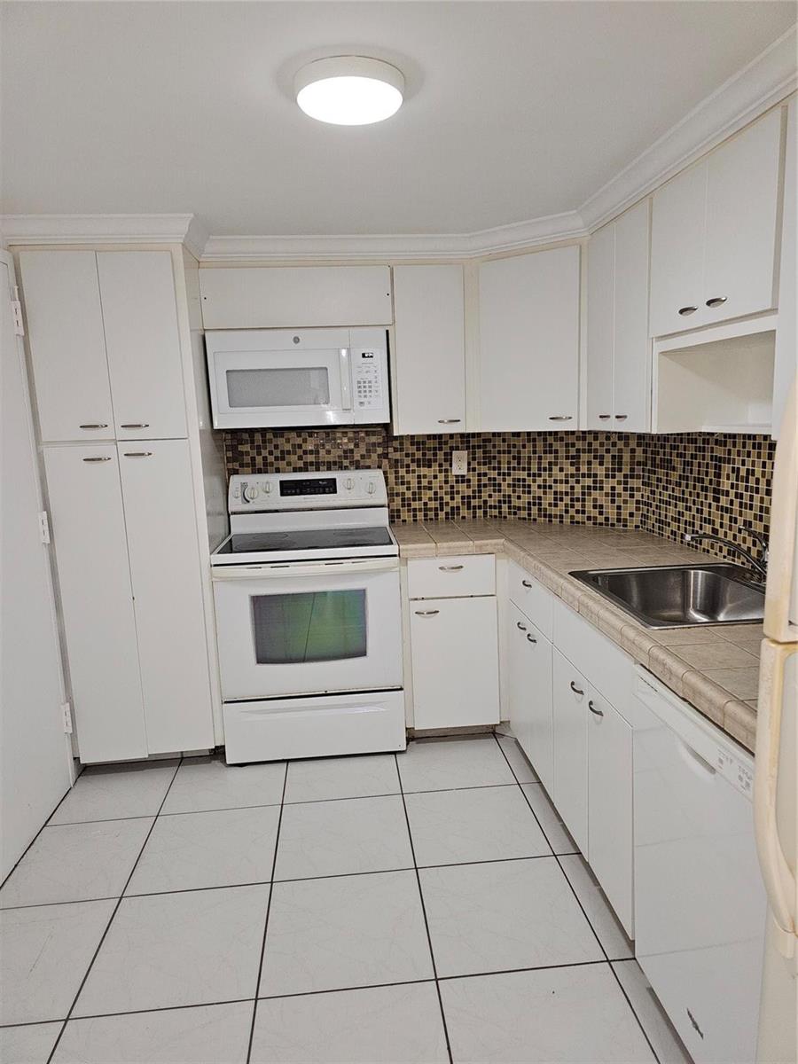 See details 817 1 / 762 sq. ft. $ 2026-08-29 0 Photo
