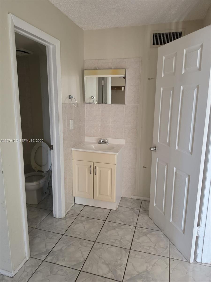 356-12 2 / 2 800 sq. ft. $ 2026-08-27 0 Photo