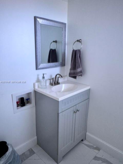 Ver detalles 305-2 1 / 2 1036 sq. ft. $ 2026-08-28 0 foto