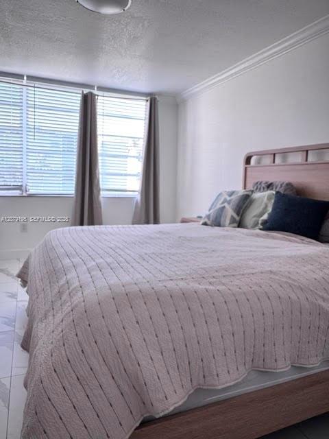 Ver detalles 305-2 1 / 2 1036 sq. ft. $ 2026-08-28 0 foto