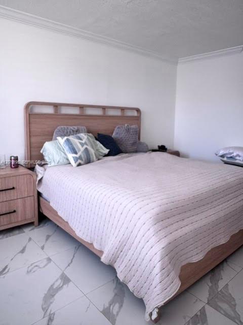 Ver detalles 305-2 1 / 2 1036 sq. ft. $ 2026-08-28 0 foto