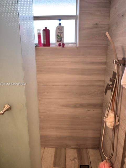 Ver detalles 305-2 1 / 2 1036 sq. ft. $ 2026-08-28 0 foto