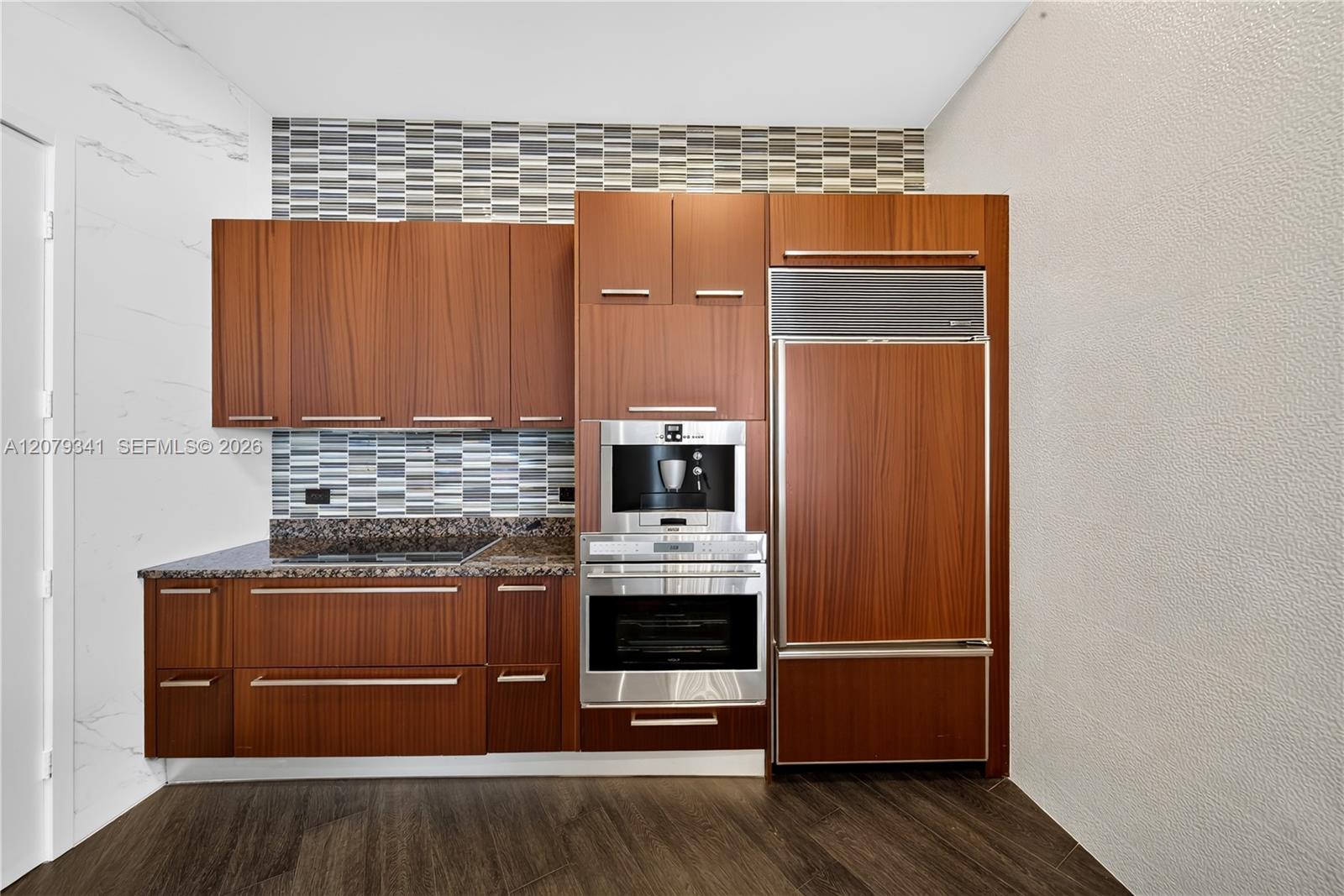 PH 4307 3 / 3 2106 sq. ft. $ 2026-08-28 0 foto