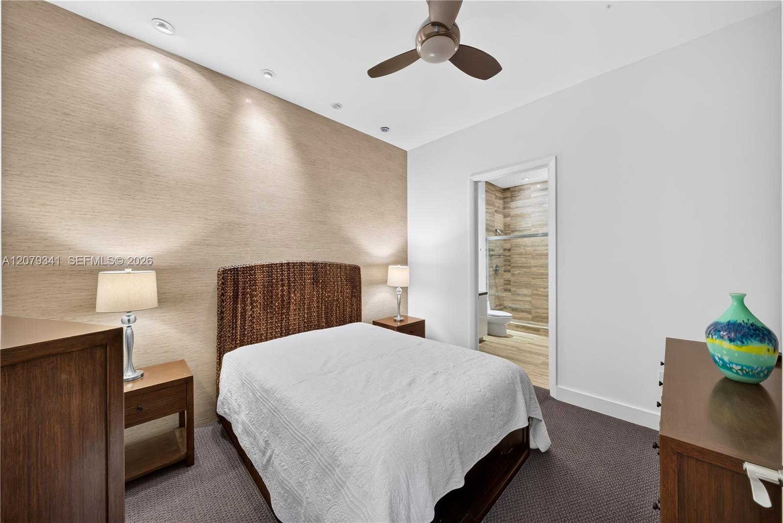PH 4307 3 / 3 2106 sq. ft. $ 2026-08-28 0 foto