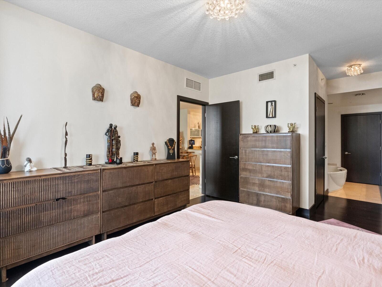17-Bedroom
