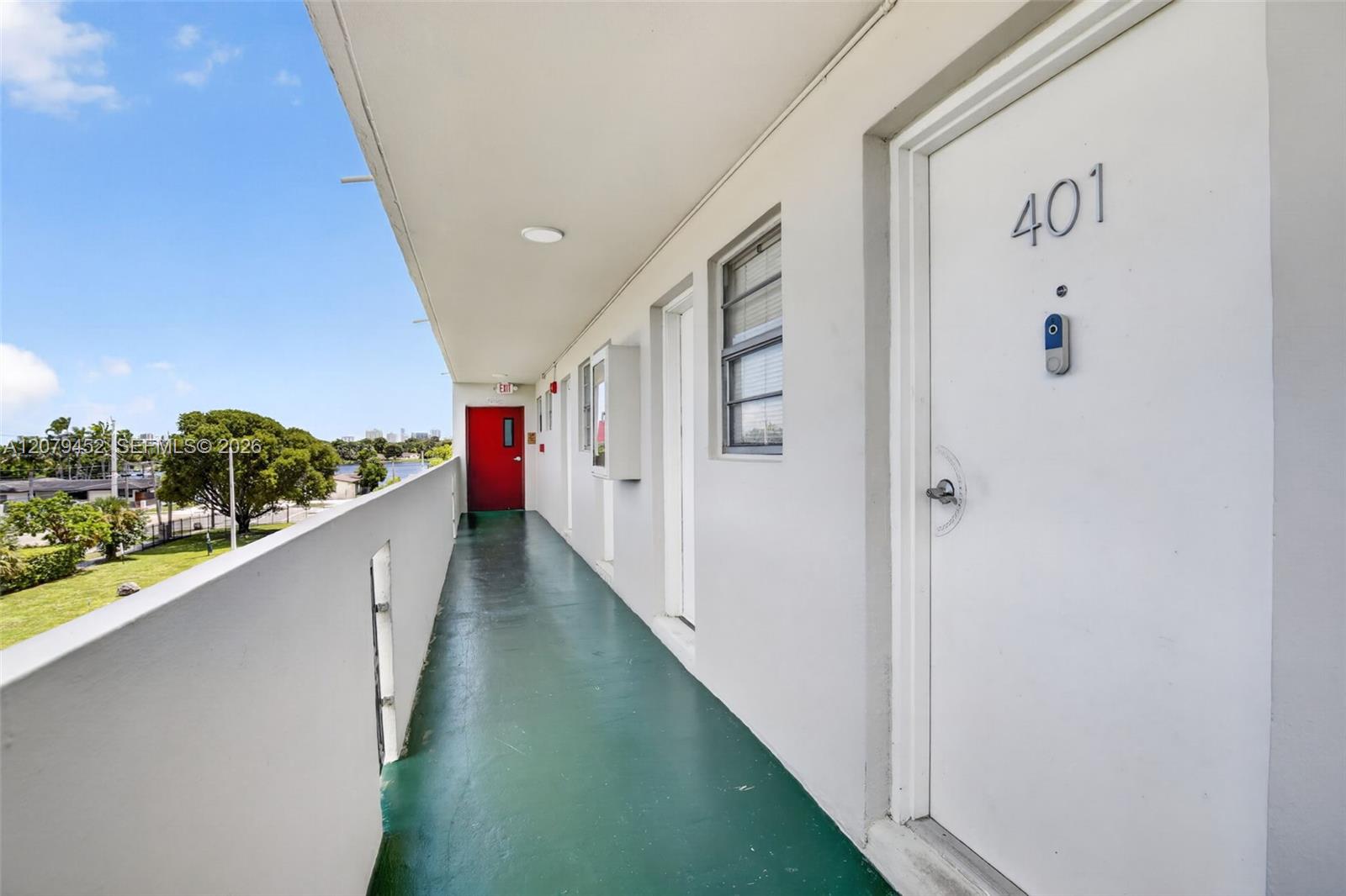 Ver detalles 401-1 1 / 2 1062 sq. ft. $ 2026-08-28 0 foto
