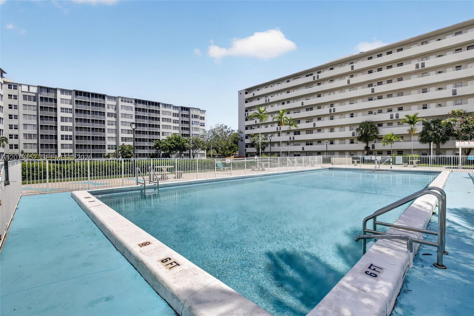 Ver detalles 401-1 1 / 2 1062 sq. ft. $ 2026-08-28 0 foto