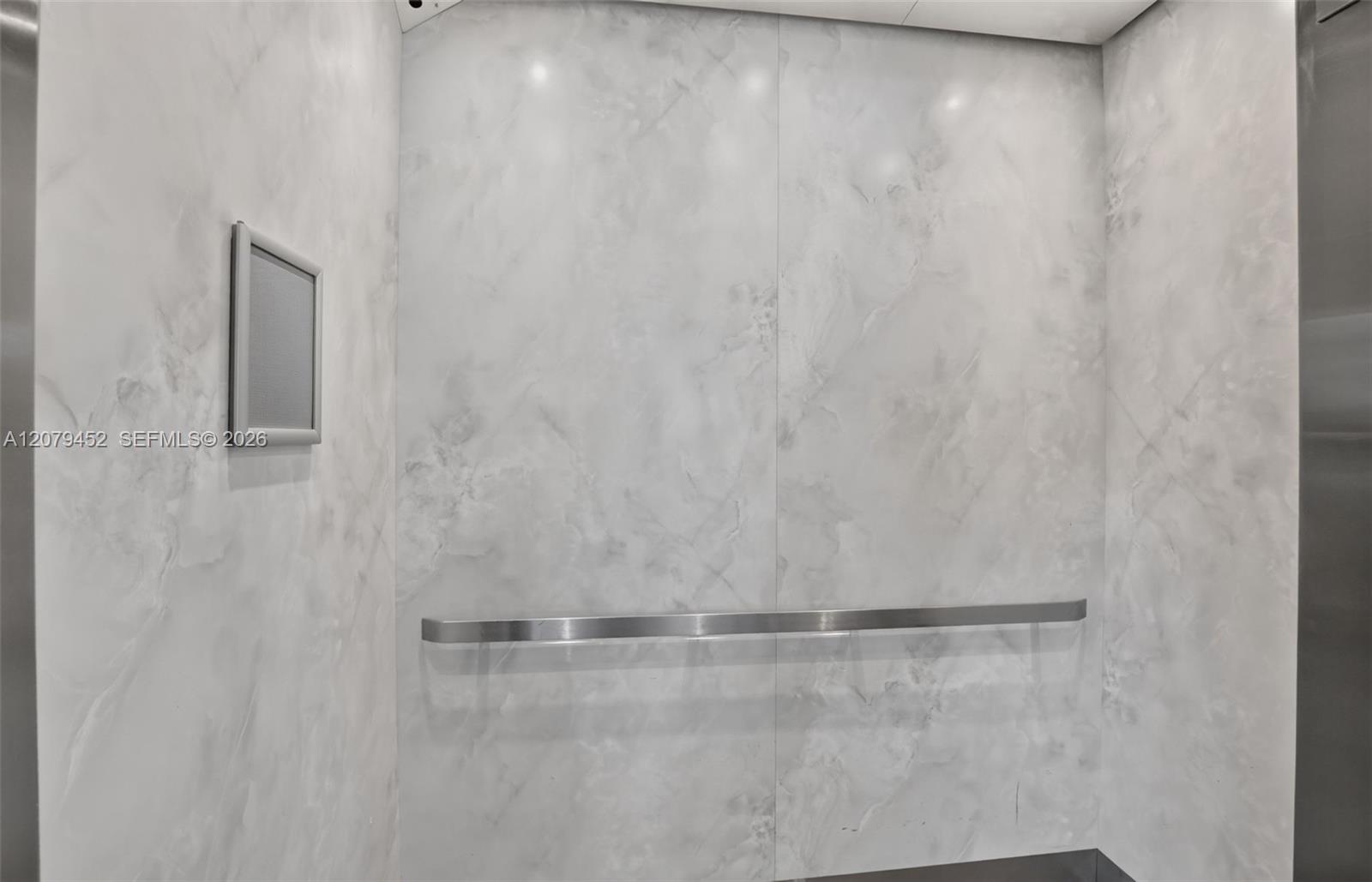 Ver detalles 401-1 1 / 2 1062 sq. ft. $ 2026-08-28 0 foto