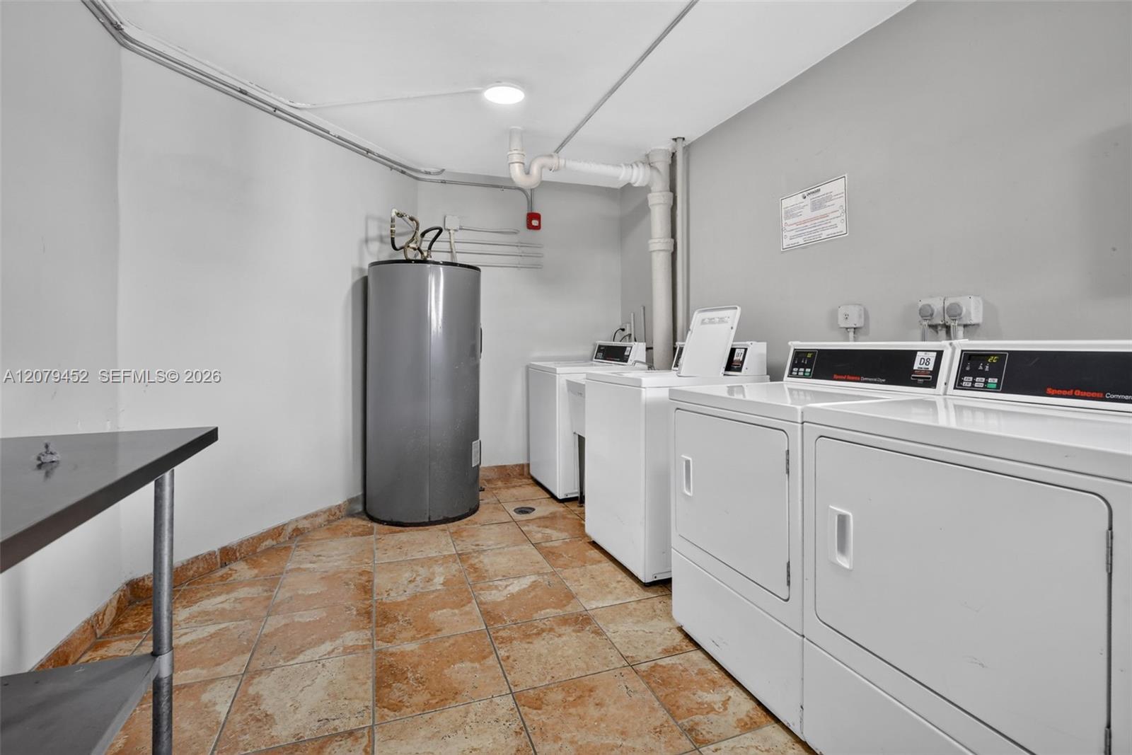 Ver detalles 401-1 1 / 2 1062 sq. ft. $ 2026-08-28 0 foto