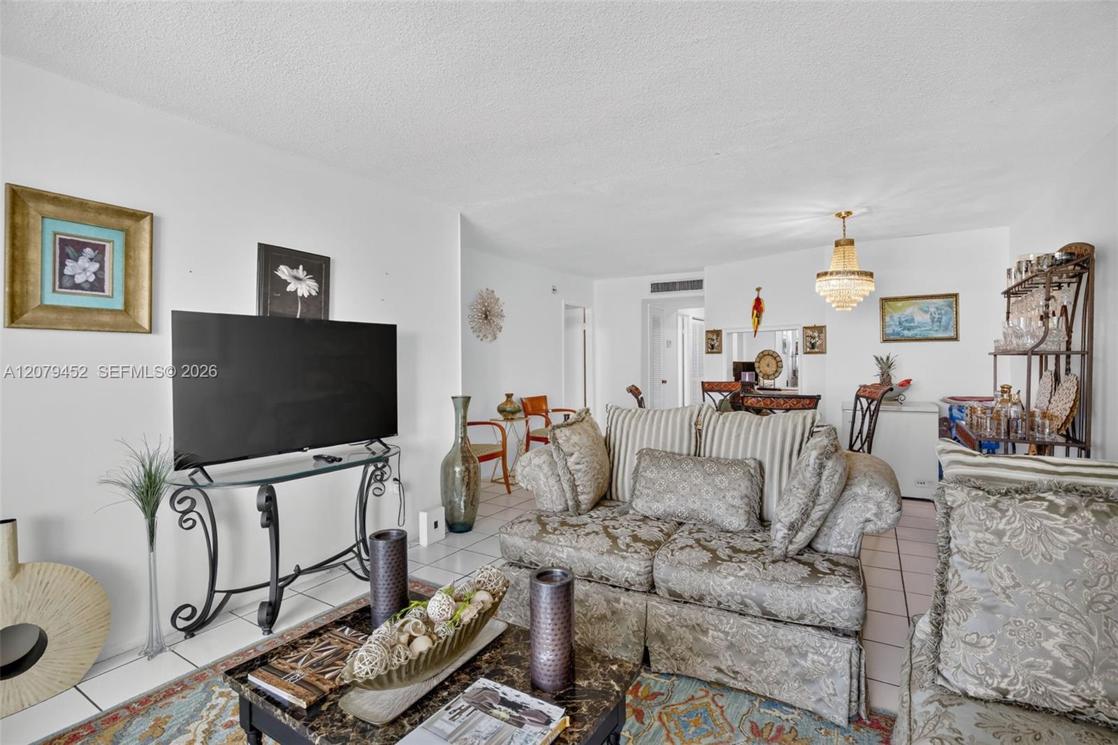 Ver detalles 401-1 1 / 2 1062 sq. ft. $ 2026-08-28 0 foto