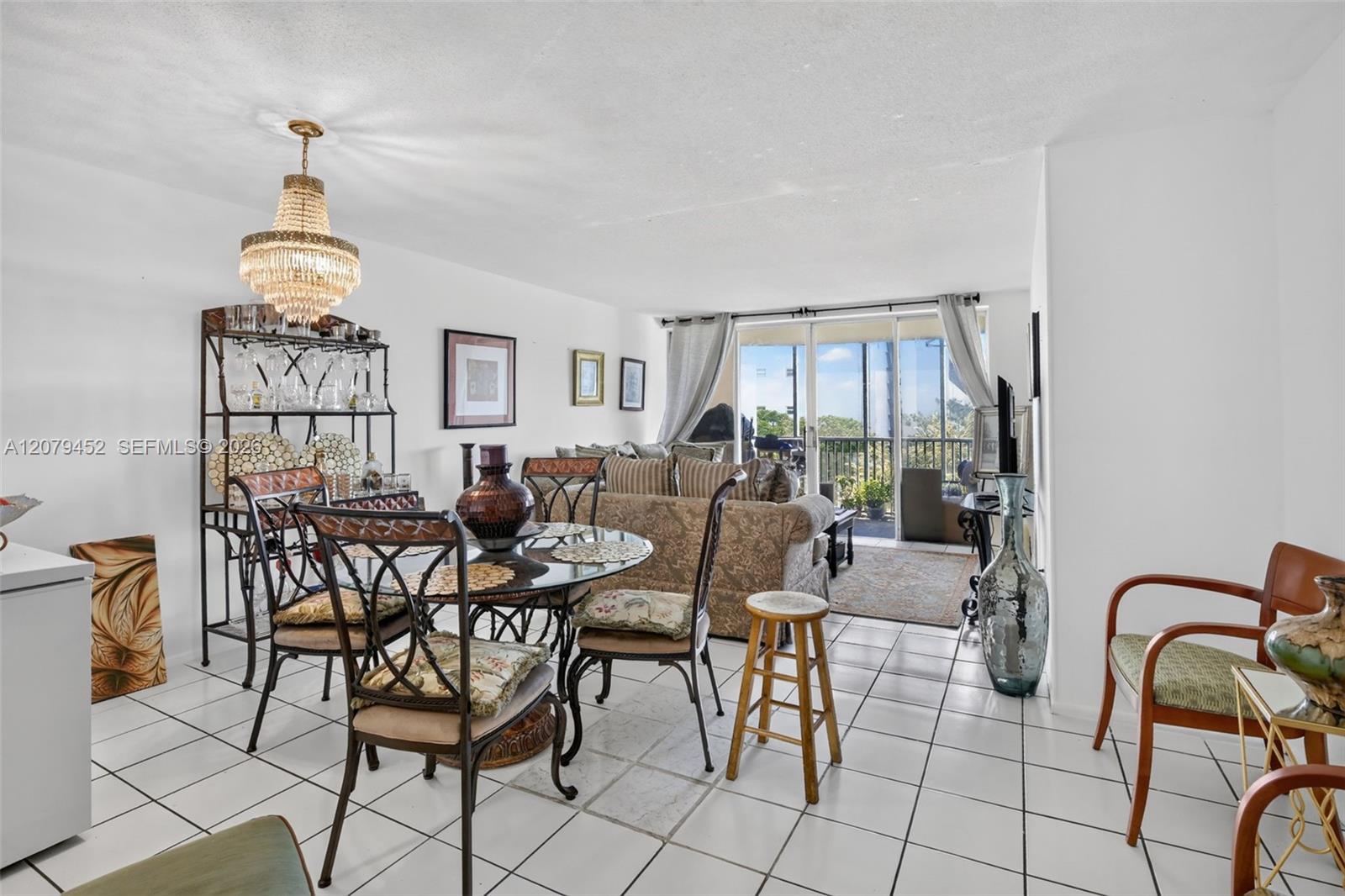Ver detalles 401-1 1 / 2 1062 sq. ft. $ 2026-08-28 0 foto