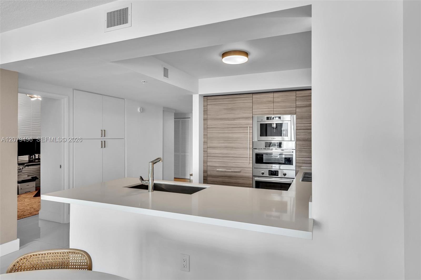 4-805 3 / 3 1541 sq. ft. $ 2026-08-28 0 Photo