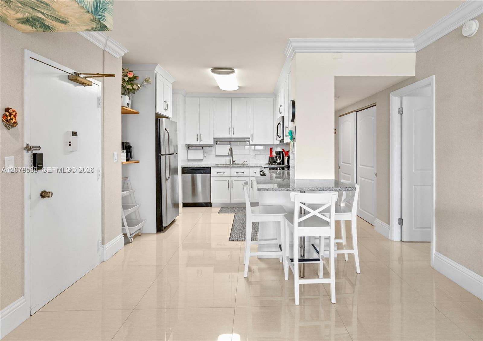Ver detalles 4E 3 / 3 1780 sq. ft. $ 2026-08-28 0 foto