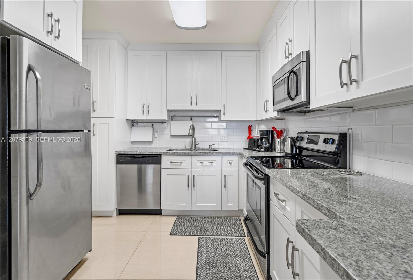 Ver detalles 4E 3 / 3 1780 sq. ft. $ 2026-08-28 0 foto
