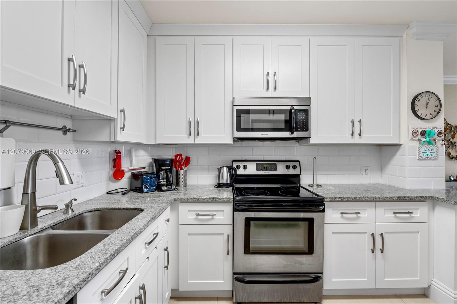 Ver detalles 4E 3 / 3 1780 sq. ft. $ 2026-08-28 0 foto