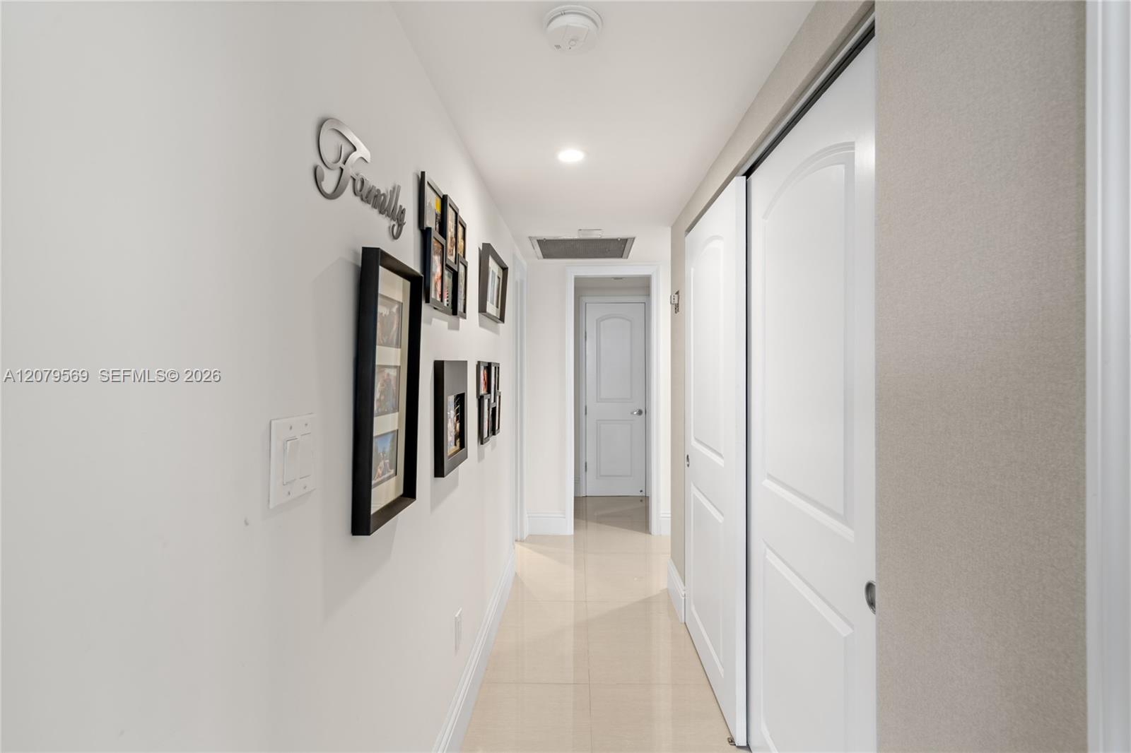 Ver detalles 4E 3 / 3 1780 sq. ft. $ 2026-08-28 0 foto