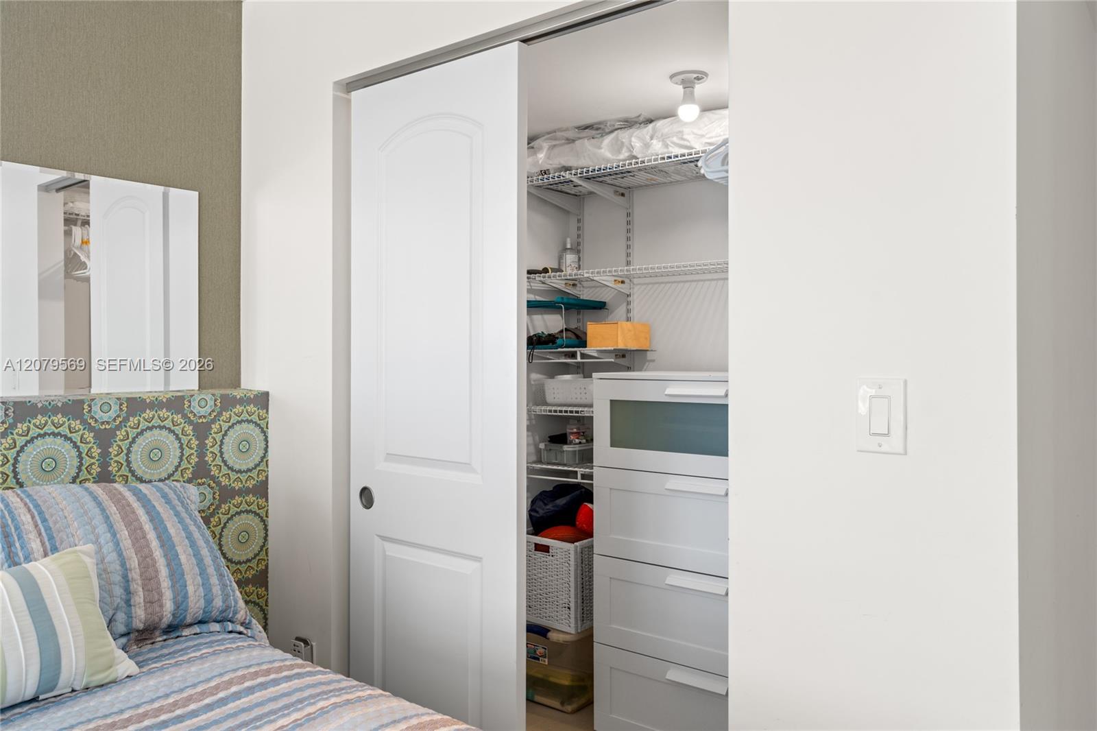 Ver detalles 4E 3 / 3 1780 sq. ft. $ 2026-08-28 0 foto