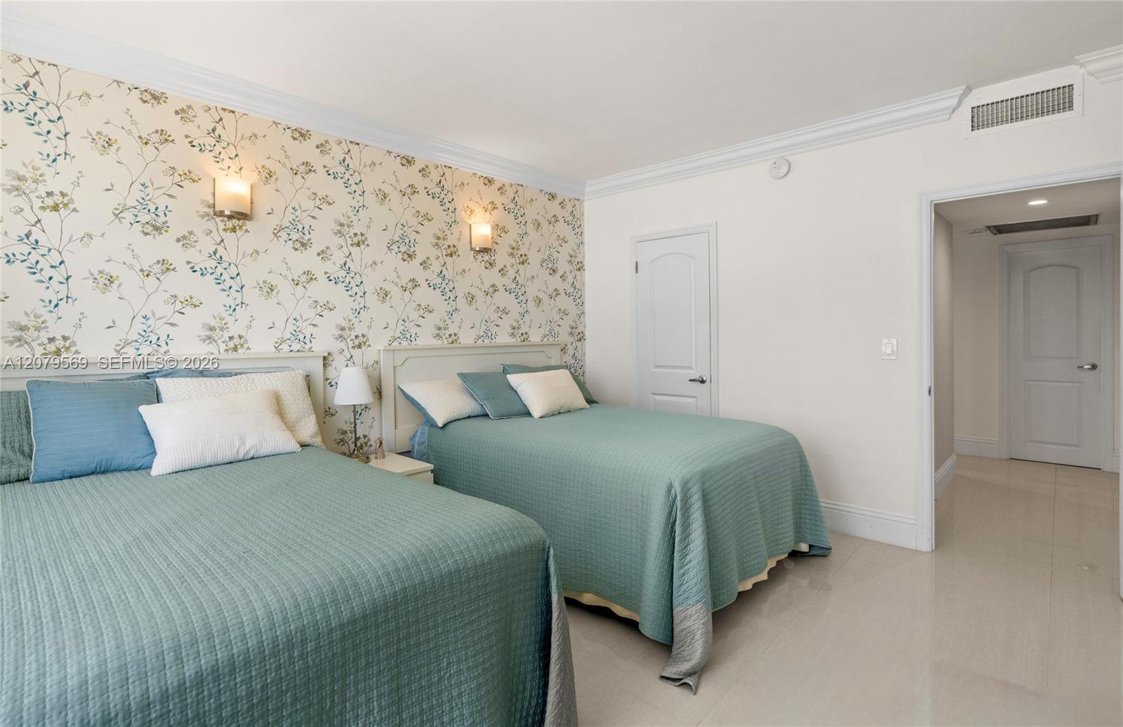 Ver detalles 4E 3 / 3 1780 sq. ft. $ 2026-08-28 0 foto