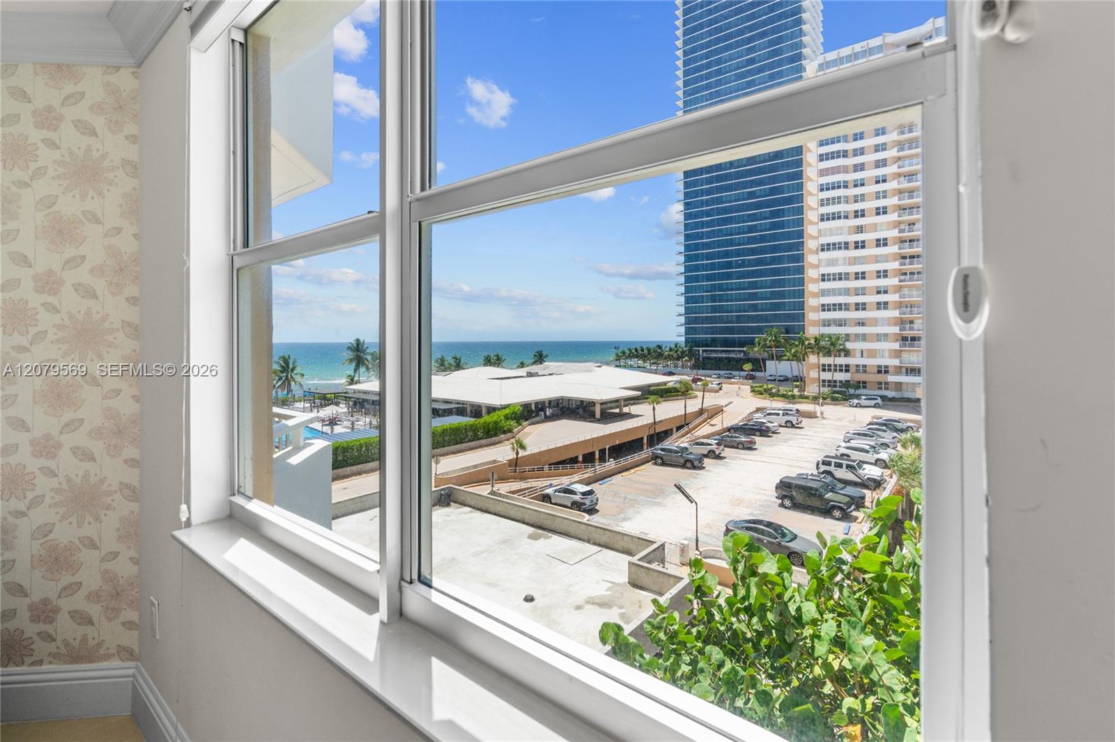 Ver detalles 4E 3 / 3 1780 sq. ft. $ 2026-08-28 0 foto