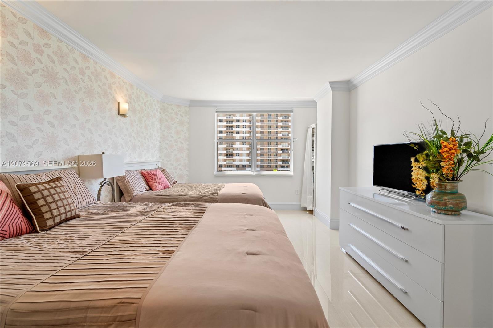 Ver detalles 4E 3 / 3 1780 sq. ft. $ 2026-08-28 0 foto