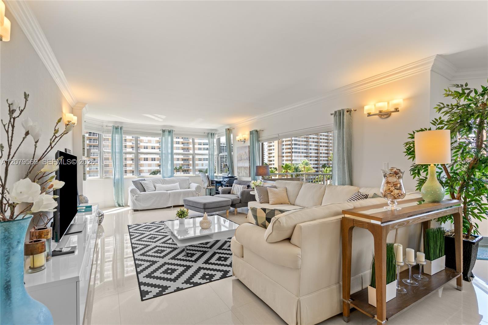 Ver detalles 4E 3 / 3 1780 sq. ft. $ 2026-08-28 0 foto