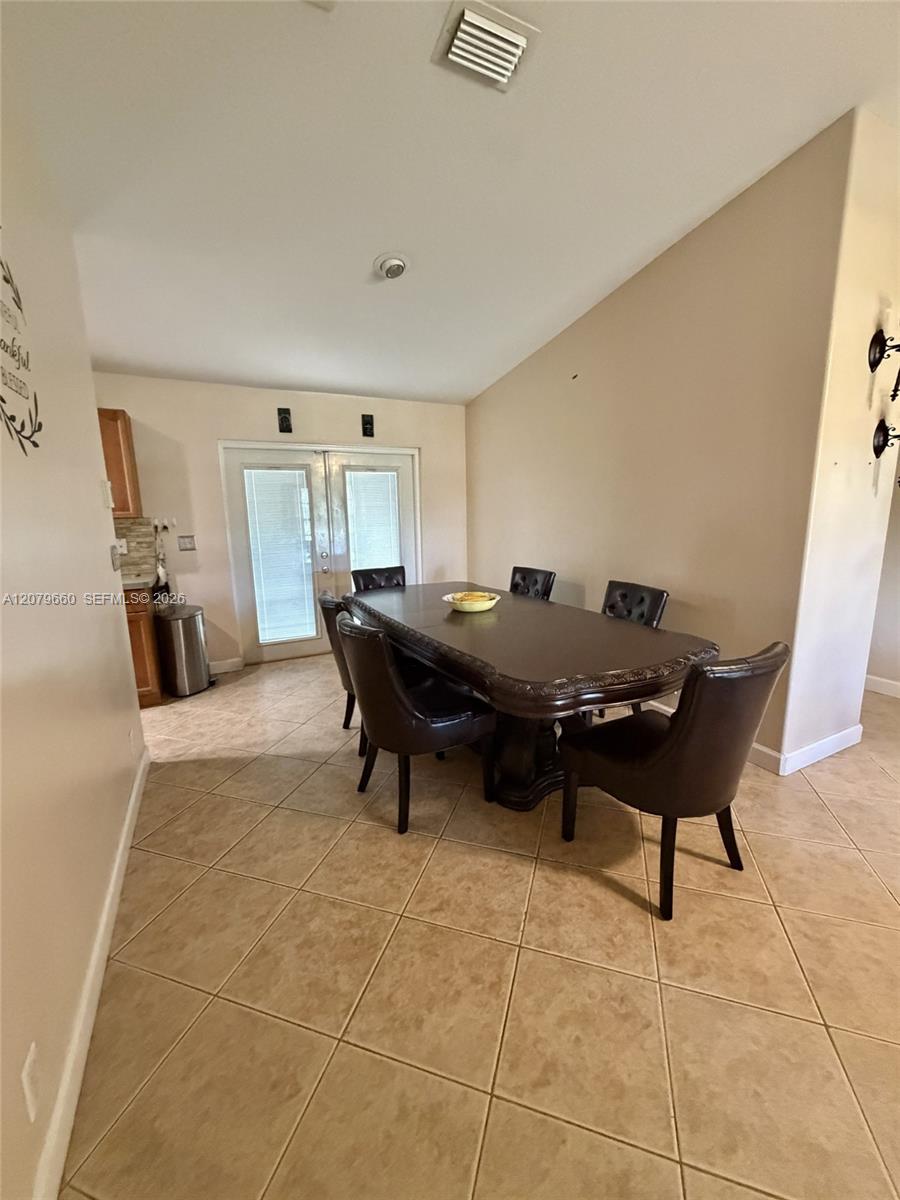 16298 4 / 2 1351 sq. ft. $ 2026-09-17 0 foto