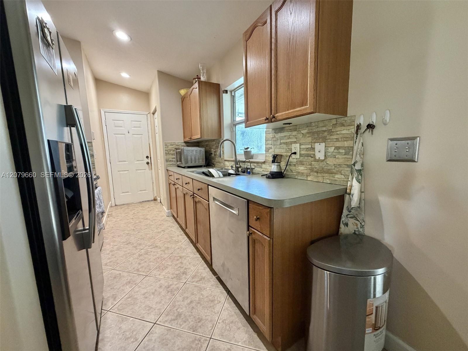 16298 4 / 2 1351 sq. ft. $ 2026-09-17 0 foto