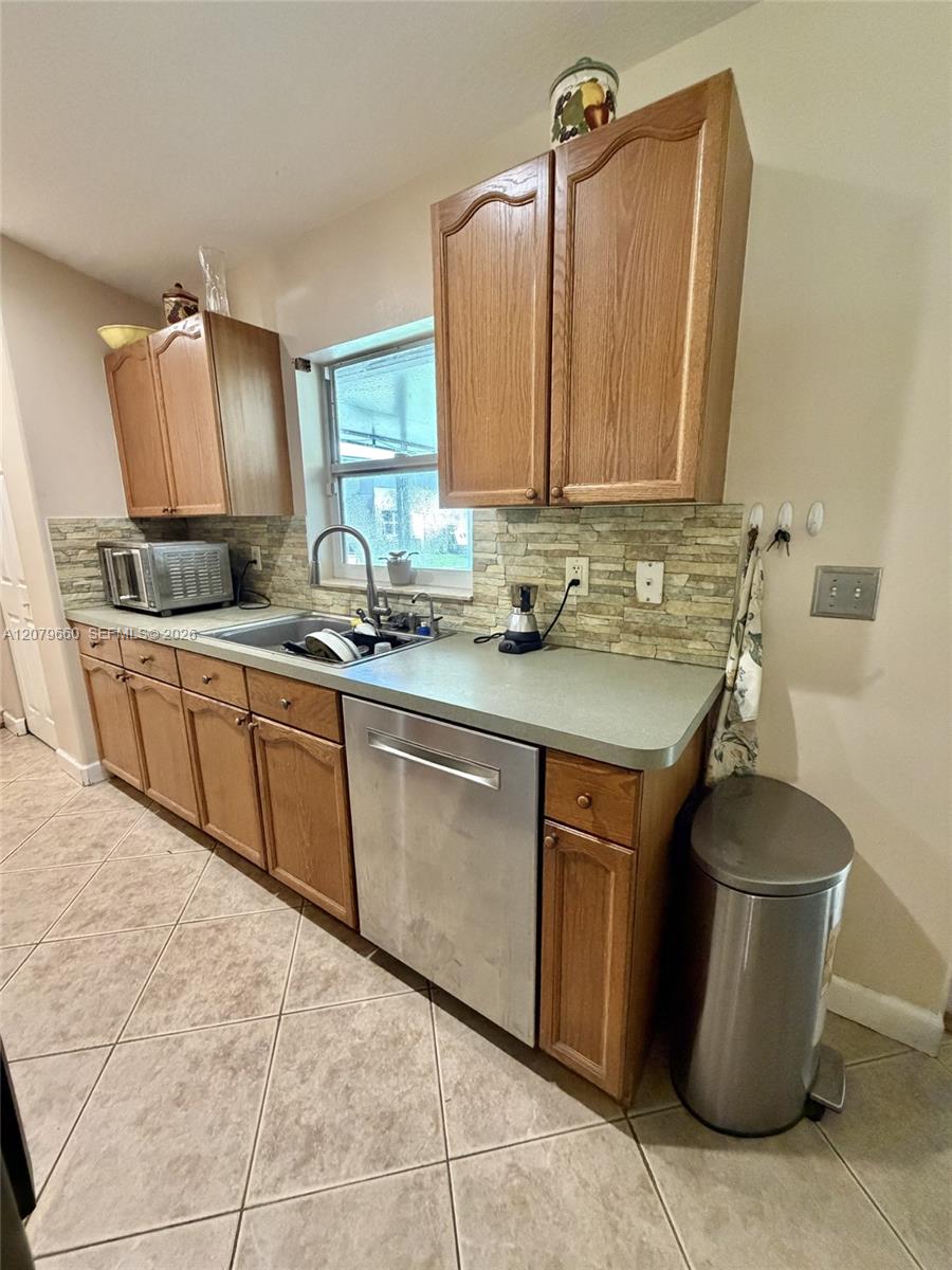16298 4 / 2 1351 sq. ft. $ 2026-09-17 0 foto