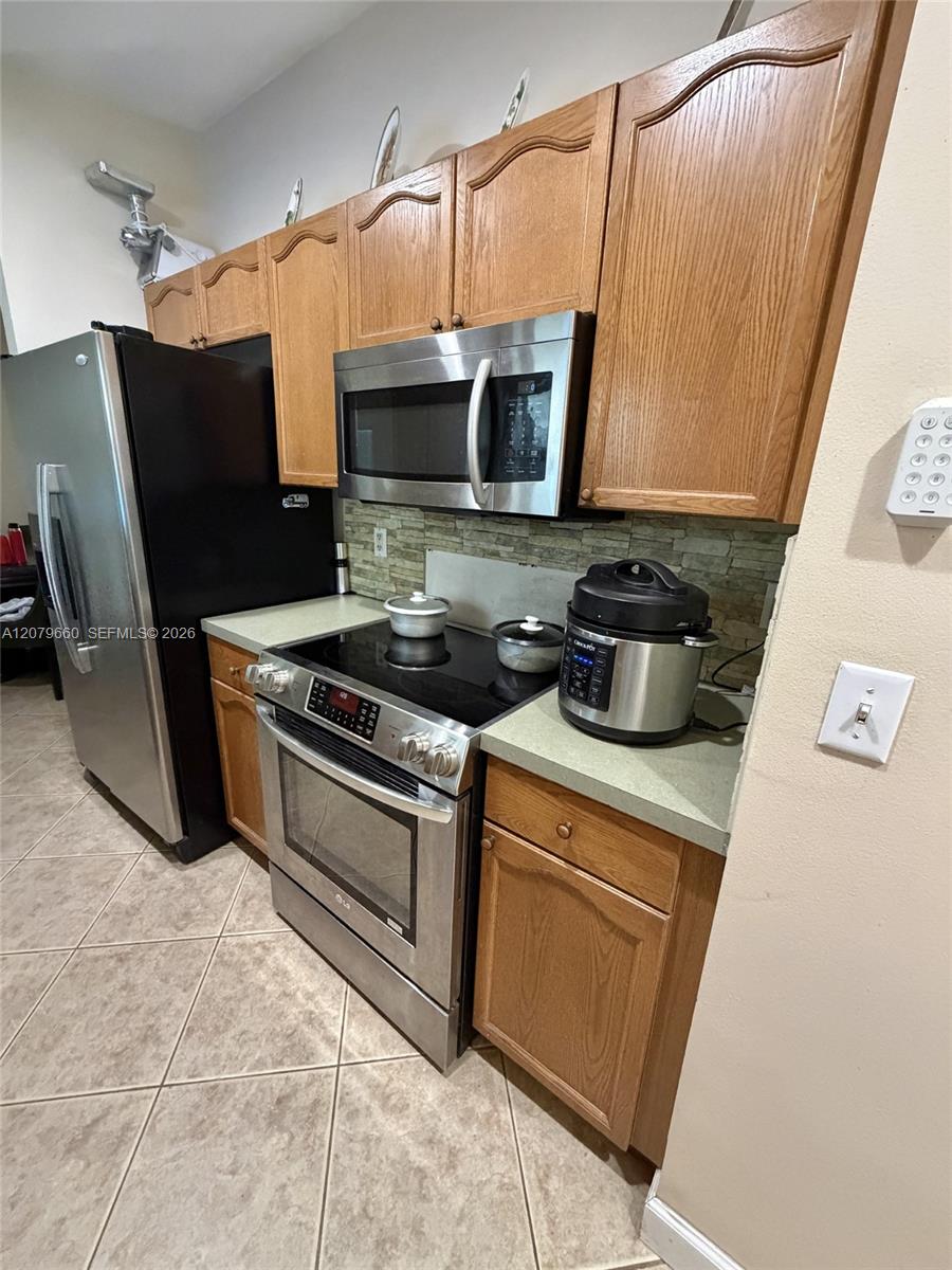 16298 4 / 2 1351 sq. ft. $ 2026-09-17 0 foto