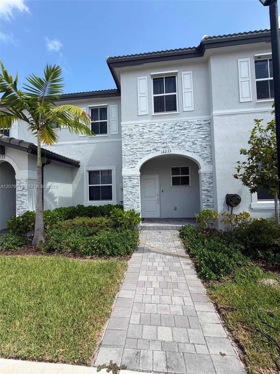 16235 3 / 3 1483 sq. ft. $ 2026-08-28 0 Photo