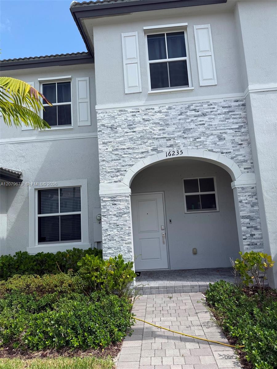 16235 3 / 3 1483 sq. ft. $ 2026-08-28 0 Photo