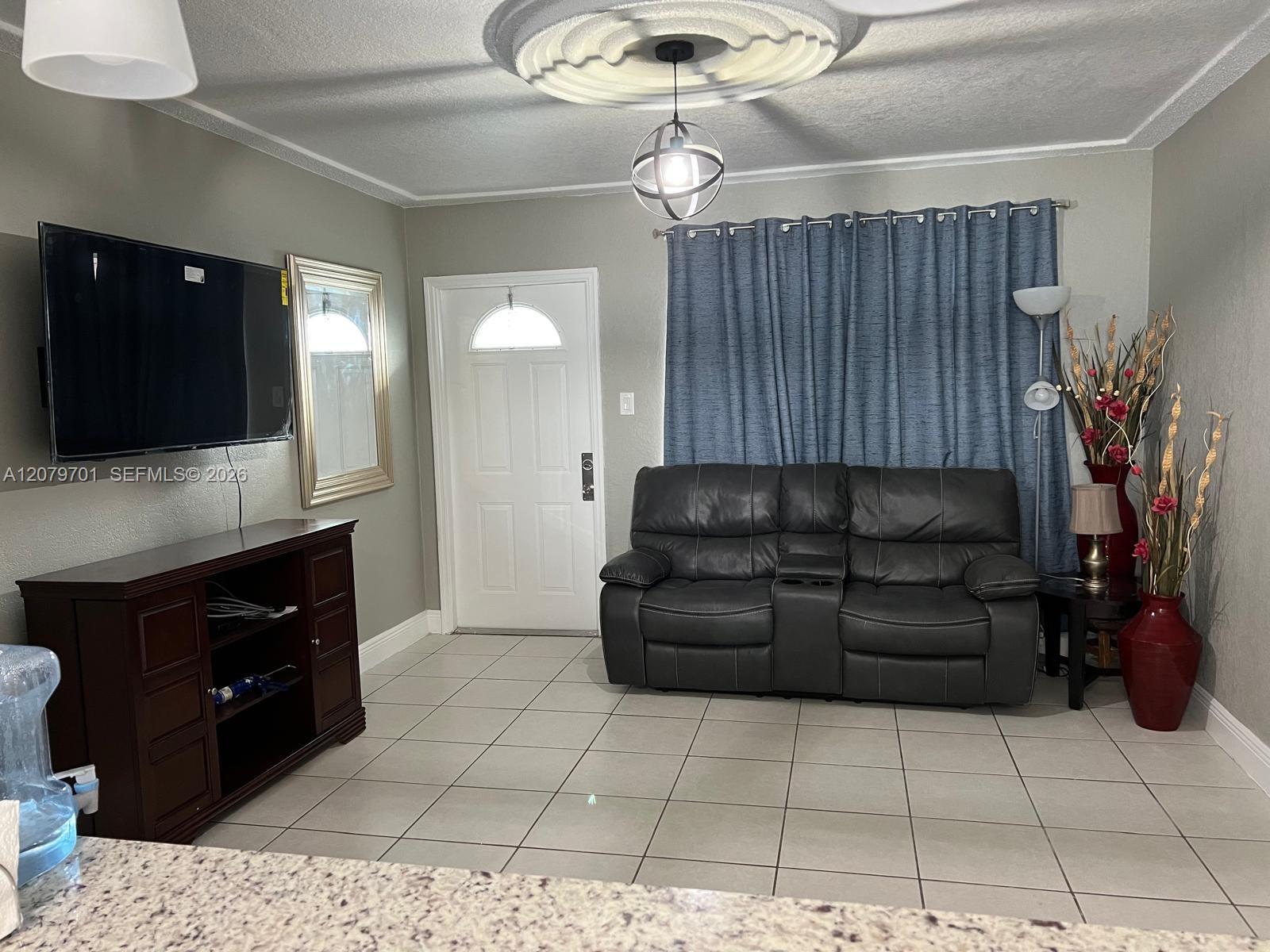 Ver detalles / 1575 sq. ft. $ 2026-08-28 0 foto