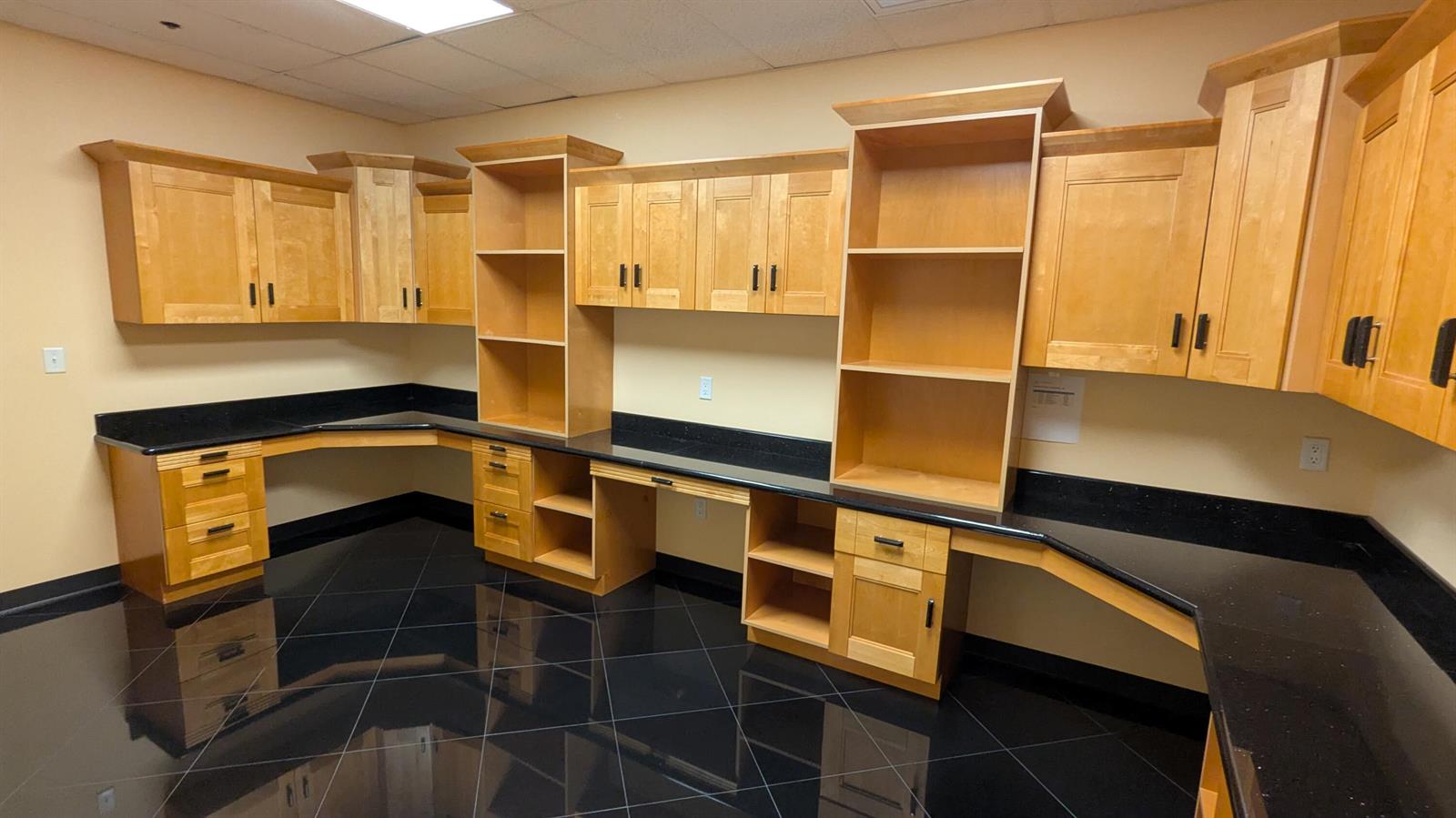 24  / 0  sq. ft. $ 2026-09-15 0 Photo