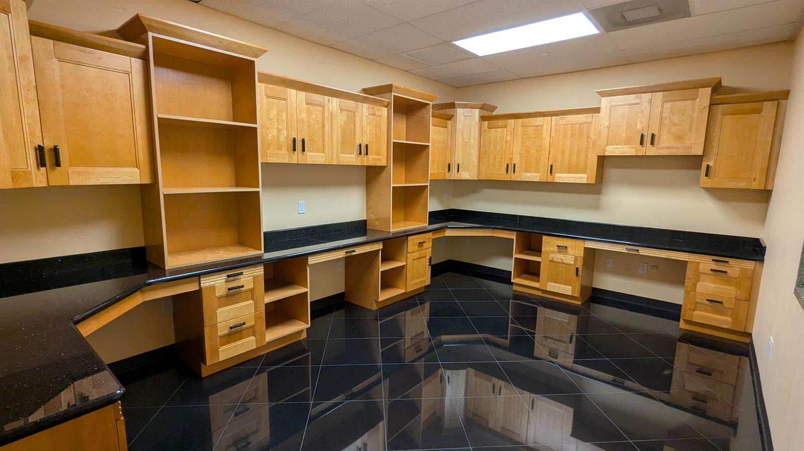 24  / 0  sq. ft. $ 2026-09-15 0 Photo