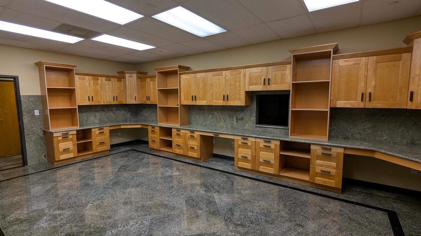 24  / 0  sq. ft. $ 2026-09-15 0 Photo