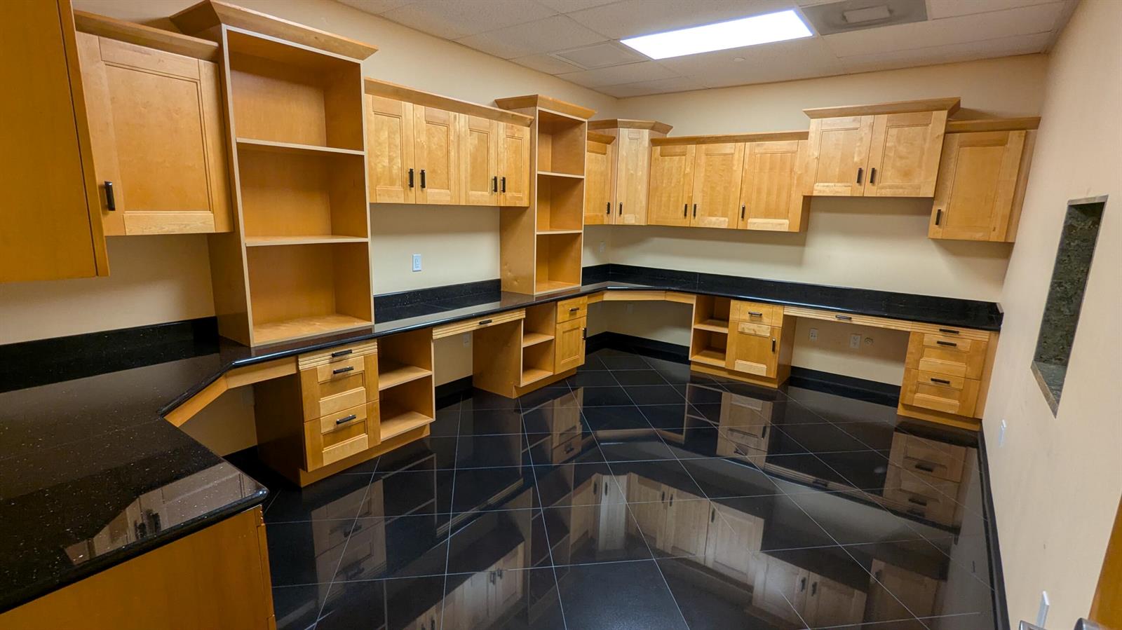 24  / 0  sq. ft. $ 2026-09-15 0 Photo