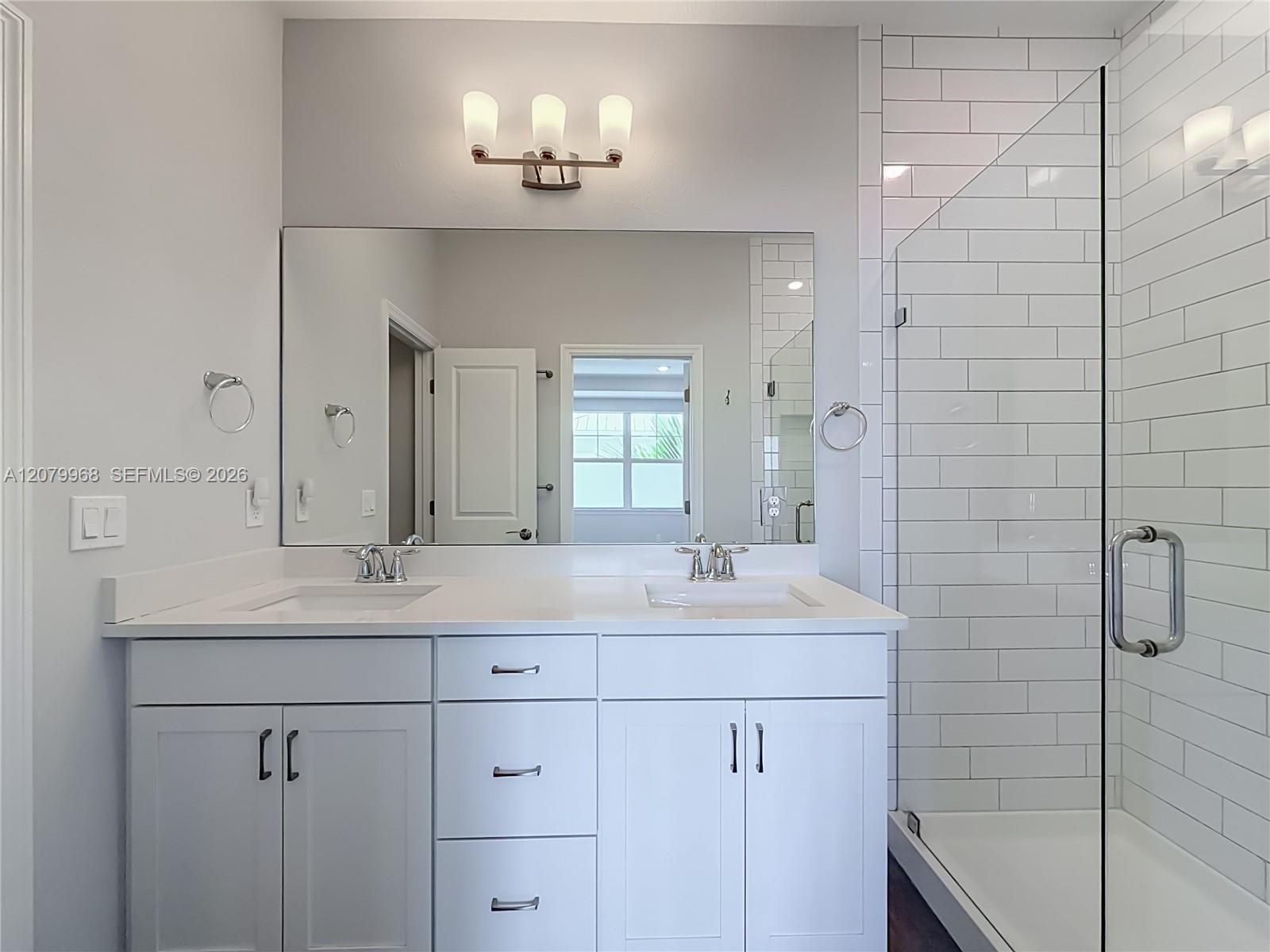 1040 3 / 3 1421 sq. ft. $ 2026-08-29 0 Photo