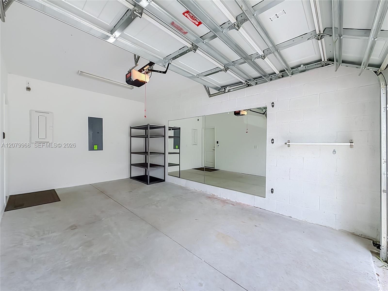 1040 3 / 3 1421 sq. ft. $ 2026-08-29 0 Photo